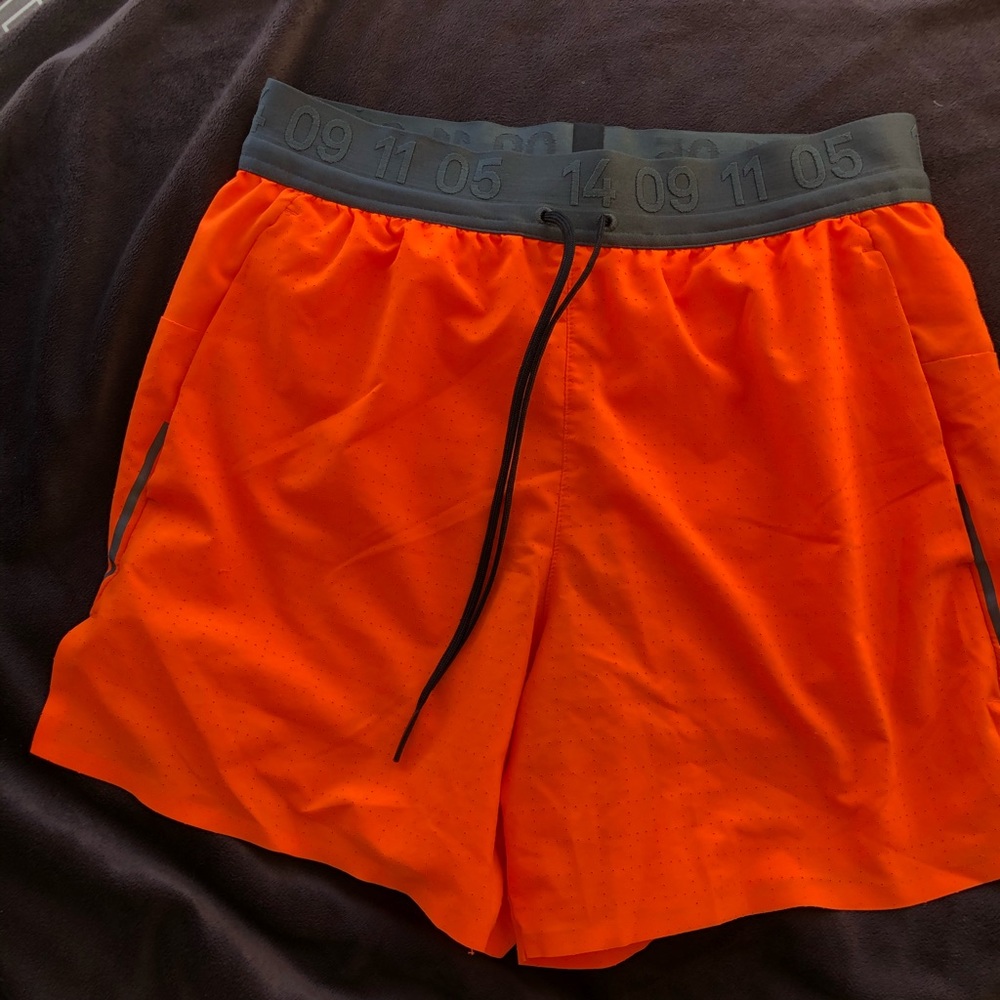 Nike running short